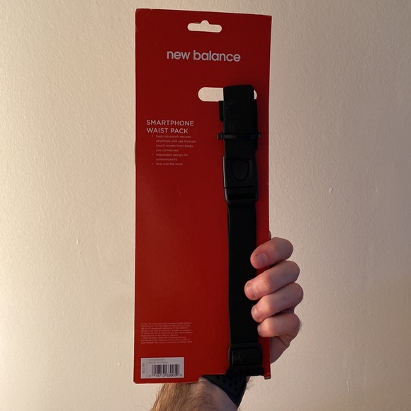 New balance iPhone waist pack / reflective running gear - Picture 5 of 7